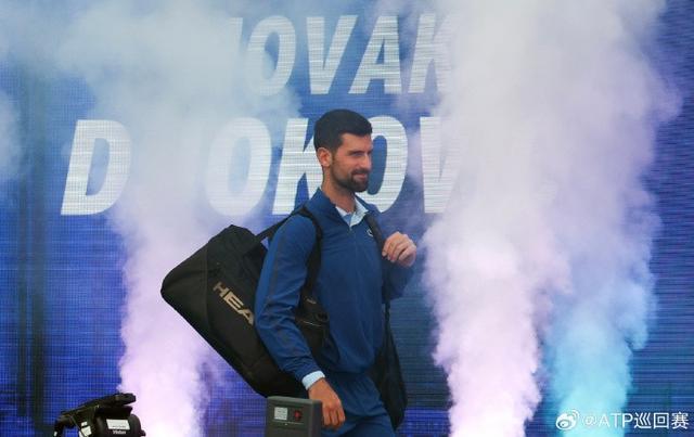 德约科维奇今年四大满贯均止步四强，其中两次输给辛纳